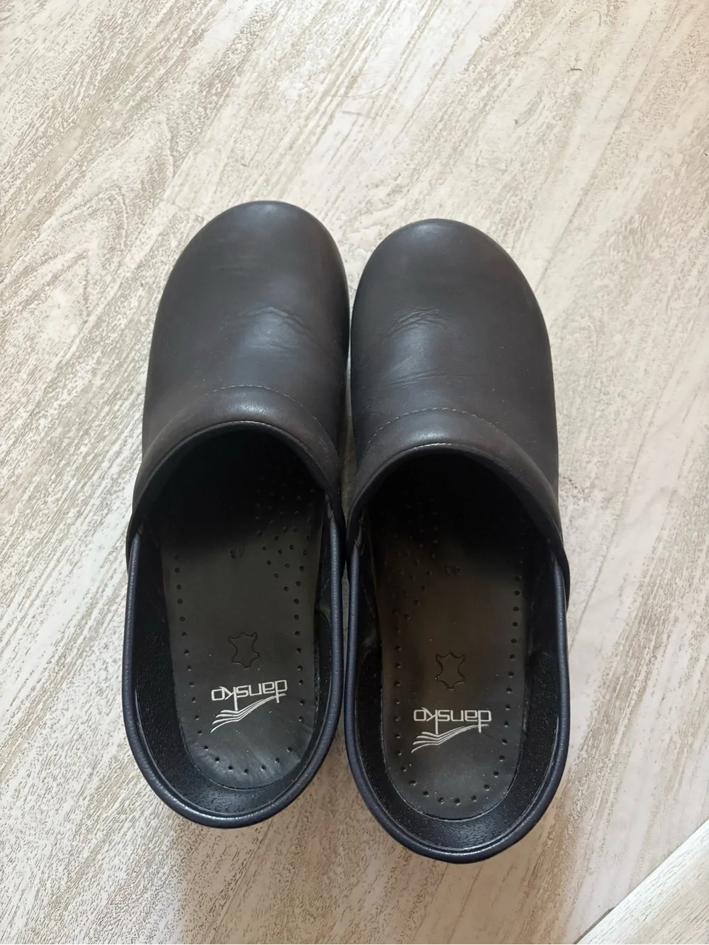 Dansko Men’s Professional Black Oiled Clogs
